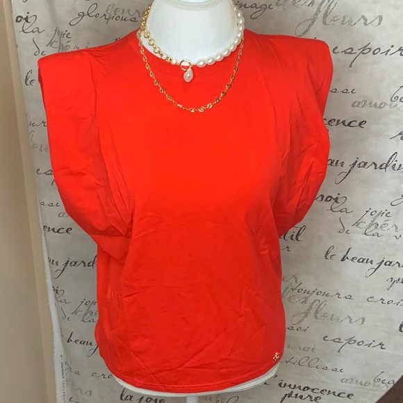 Red top - Picture 1 of 2